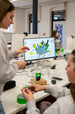 HYBRID THINGS LAB